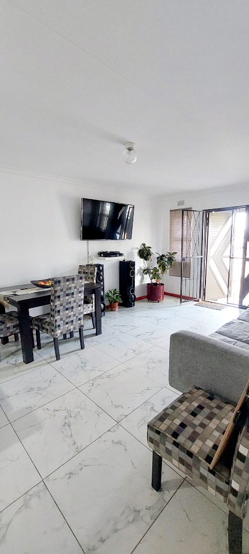 2 Bedroom Property for Sale in Clairewood Western Cape